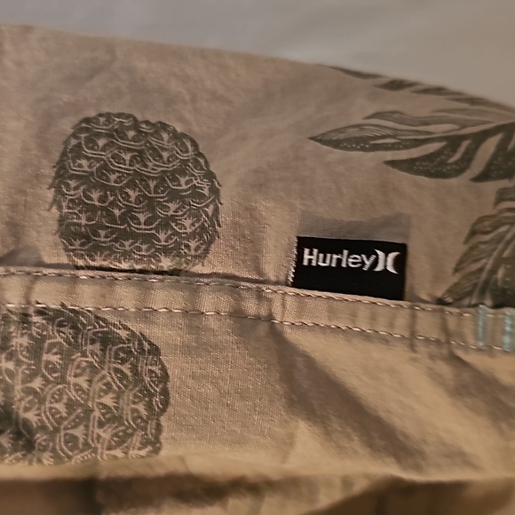 Hurley, aloha, tailored fit, button down, short sleeved, shirt - Picture 4 of 5